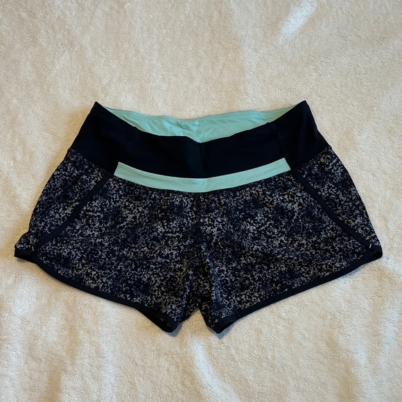 lululemon athletica Black and Mint Athletic Running Shorts Zip Pocket Size 4 - Picture 1 of 3